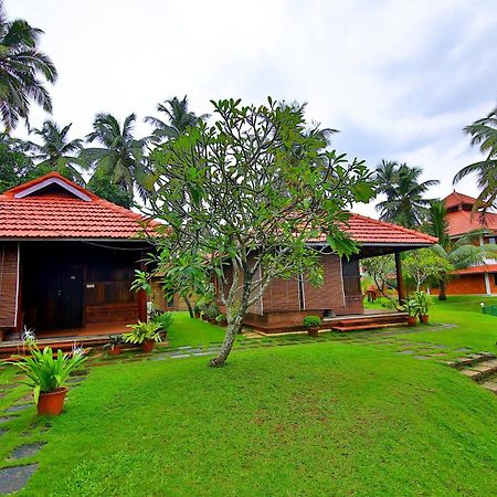 Sree Gokulam Nalanda Resorts Nīleshwar Exteriör bild